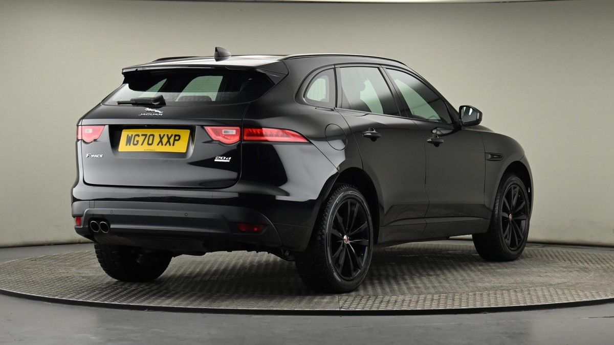 Jaguar F-PACE Image 26