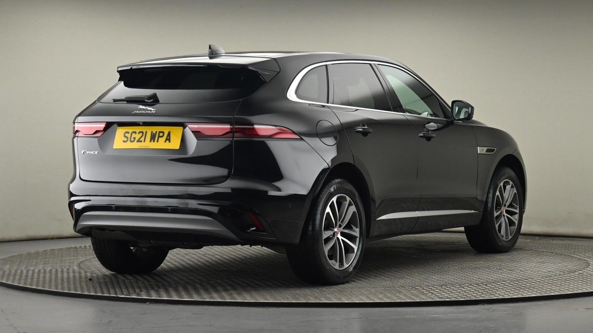 Jaguar F-PACE Image 26