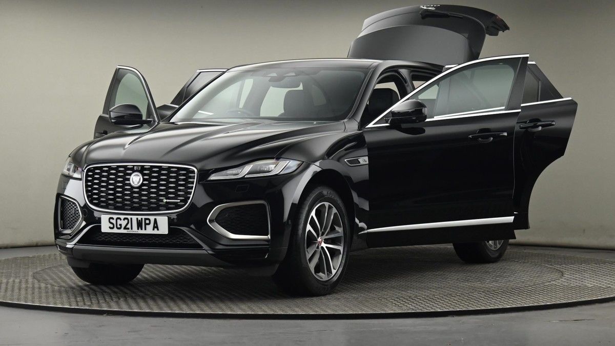 Jaguar F-PACE Image 28