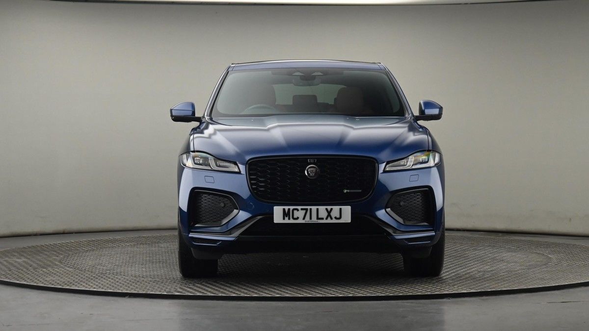 Jaguar F-PACE Image 21