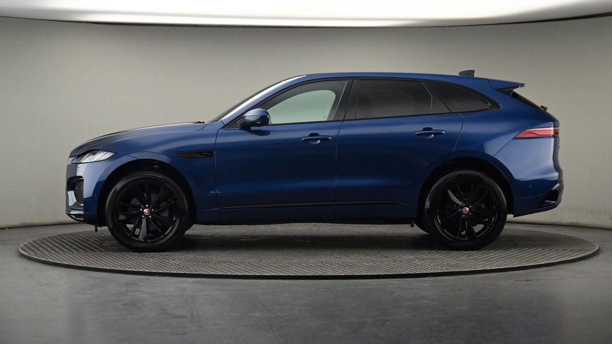 Jaguar F-PACE Image 23