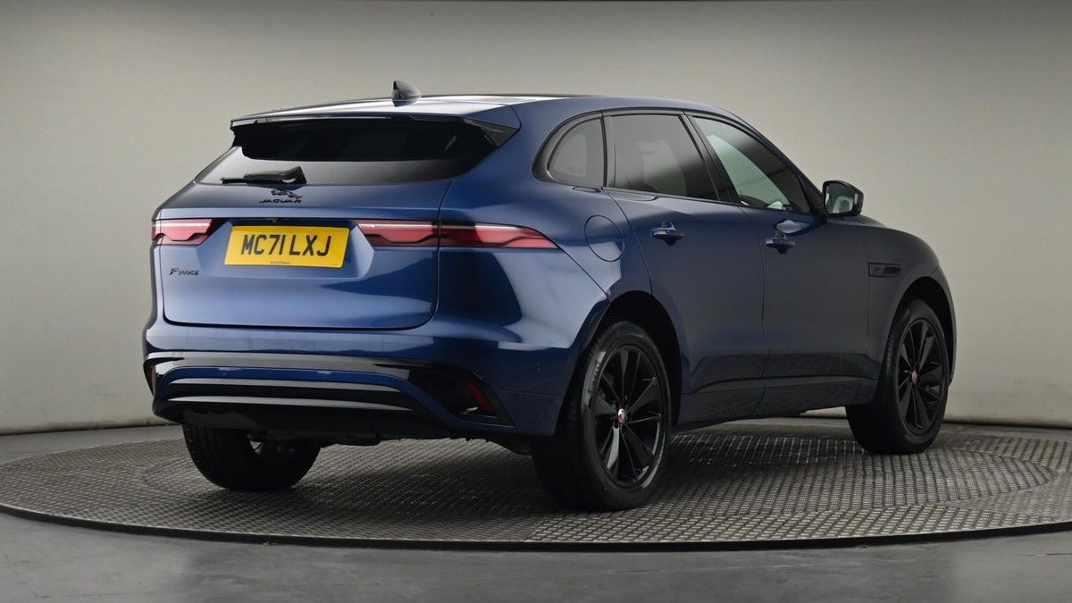 Jaguar F-PACE Image 26