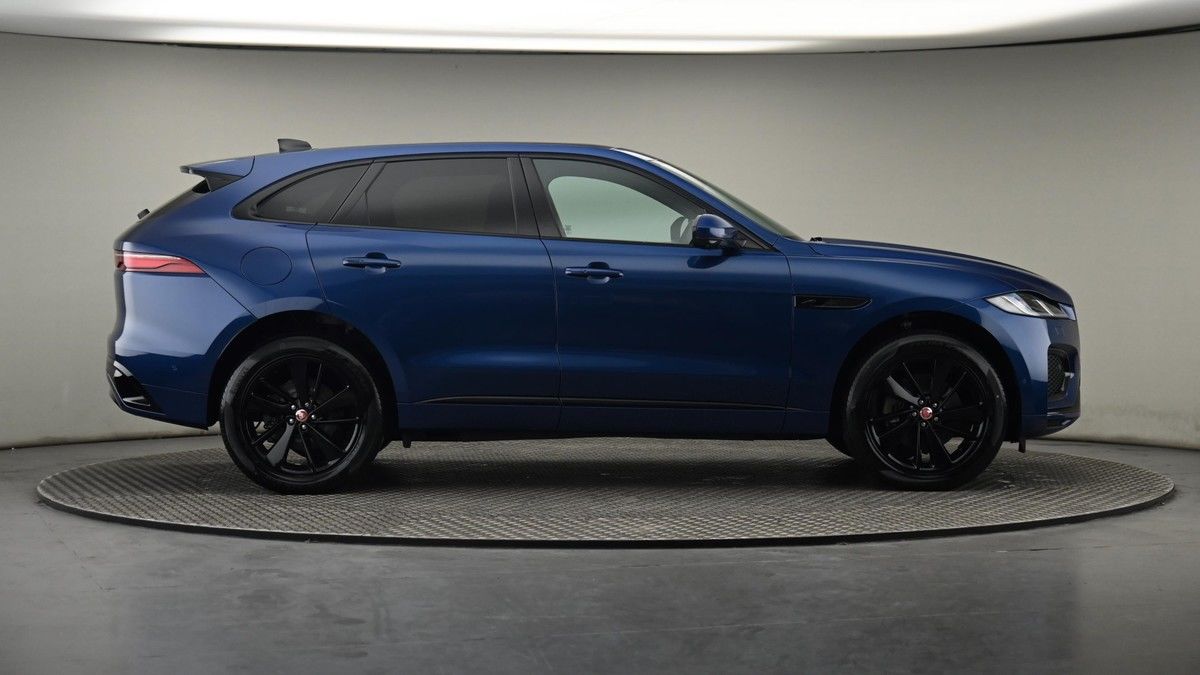 Jaguar F-PACE Image 27