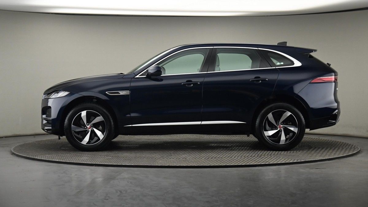 Jaguar F-PACE Image 23