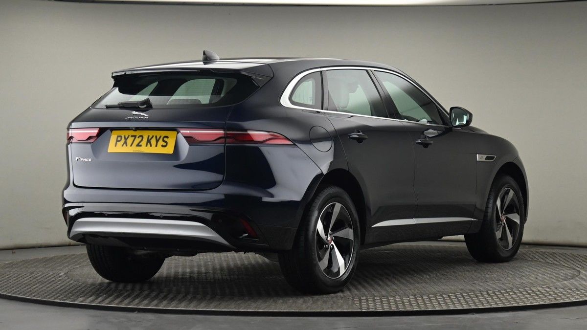 Jaguar F-PACE Image 26