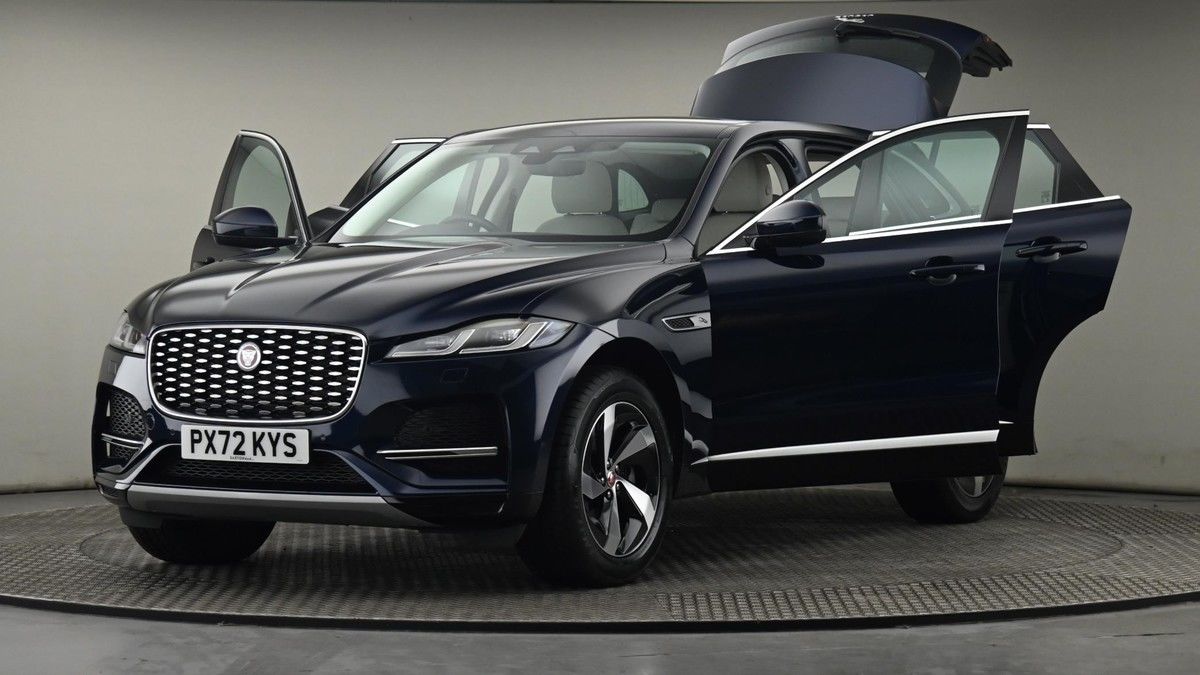 Jaguar F-PACE Image 28