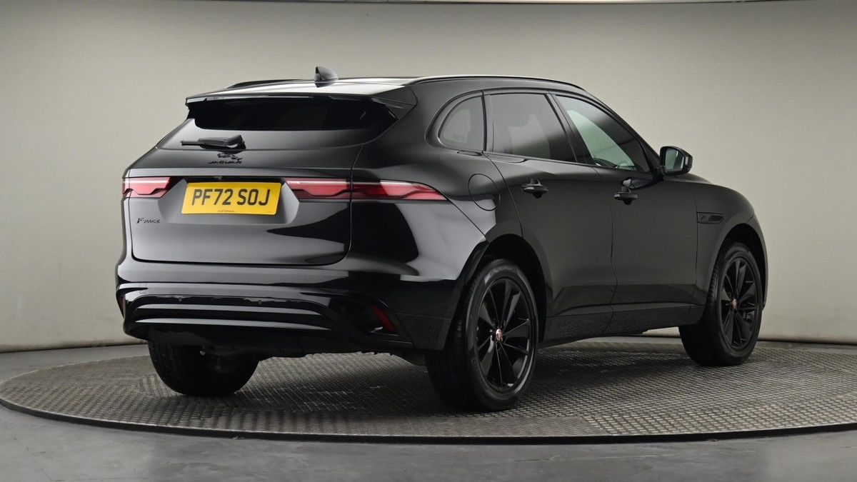 Jaguar F-PACE Image 26