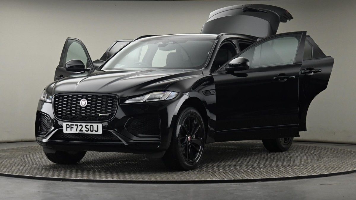 Jaguar F-PACE Image 28