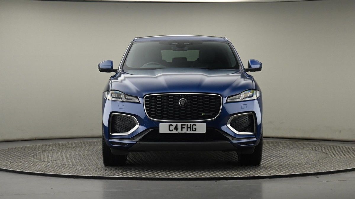 Jaguar F-PACE Image 21