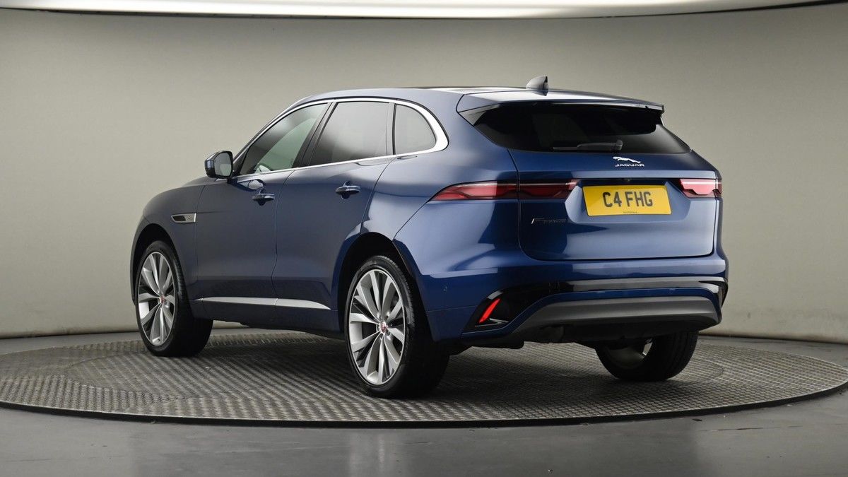 Jaguar F-PACE Image 24