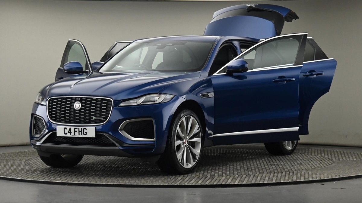 Jaguar F-PACE Image 28