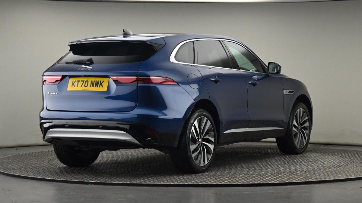 Jaguar F-PACE Image 26