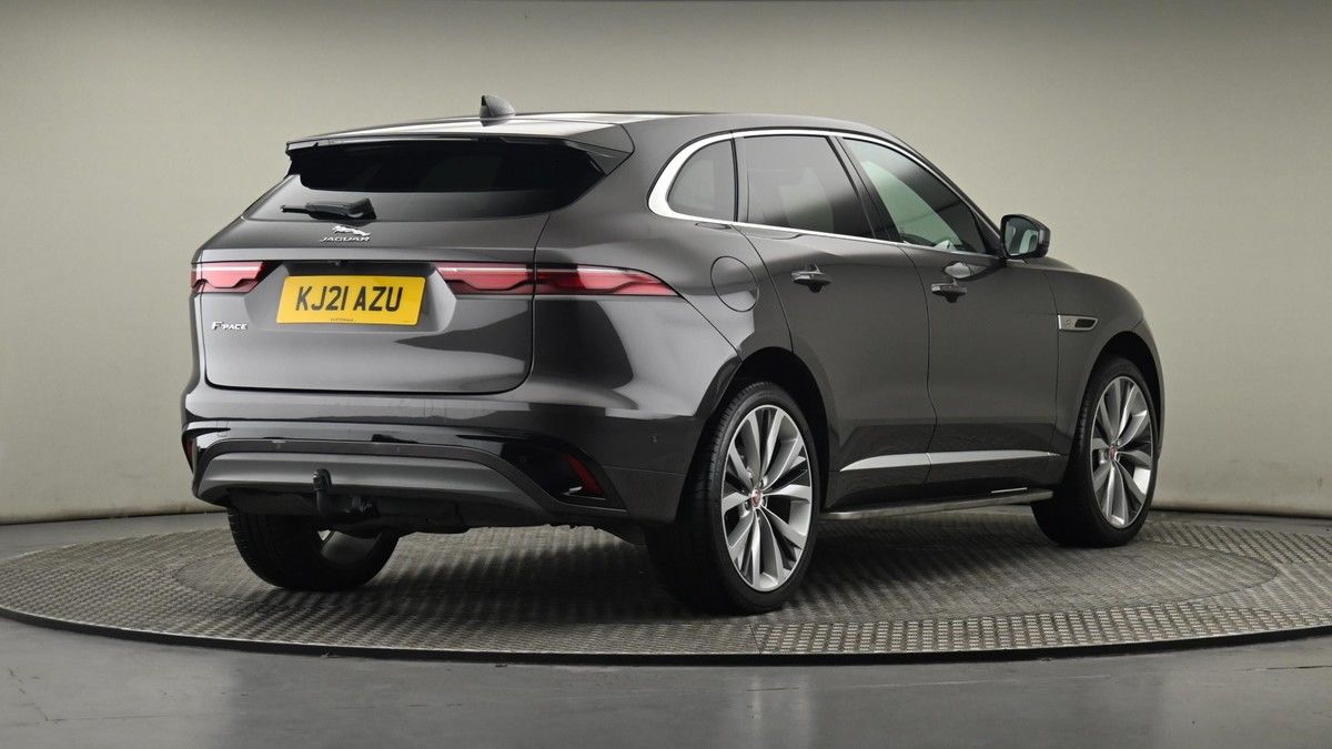 Jaguar F-PACE Image 26