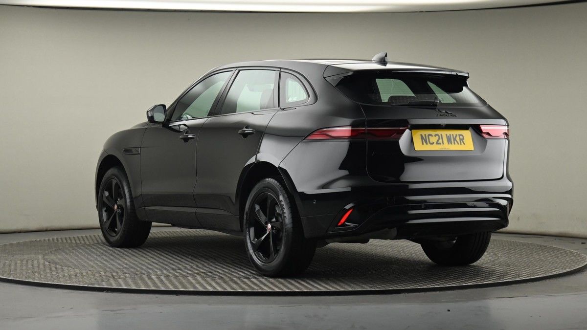 Jaguar F-PACE Image 24