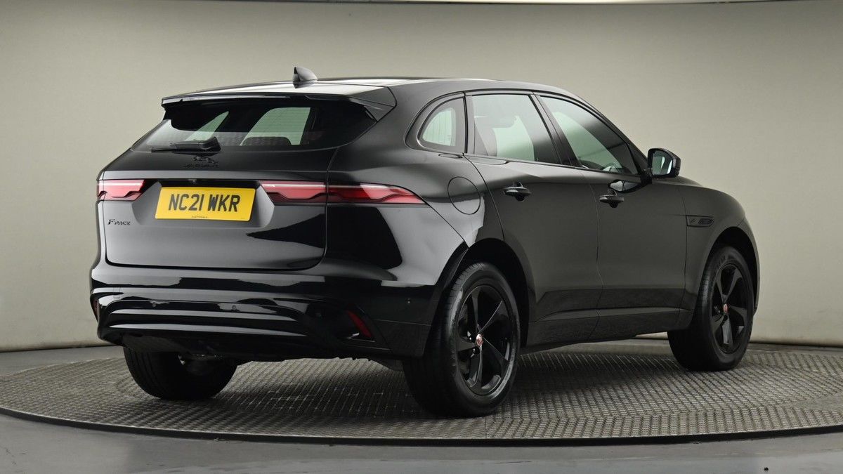 Jaguar F-PACE Image 26