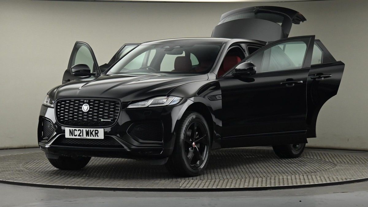 Jaguar F-PACE Image 28