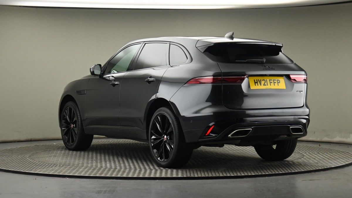 Jaguar F-PACE Image 24