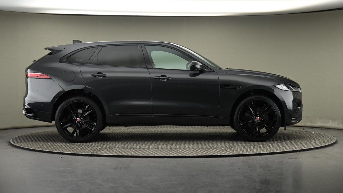 Jaguar F-PACE Image 27