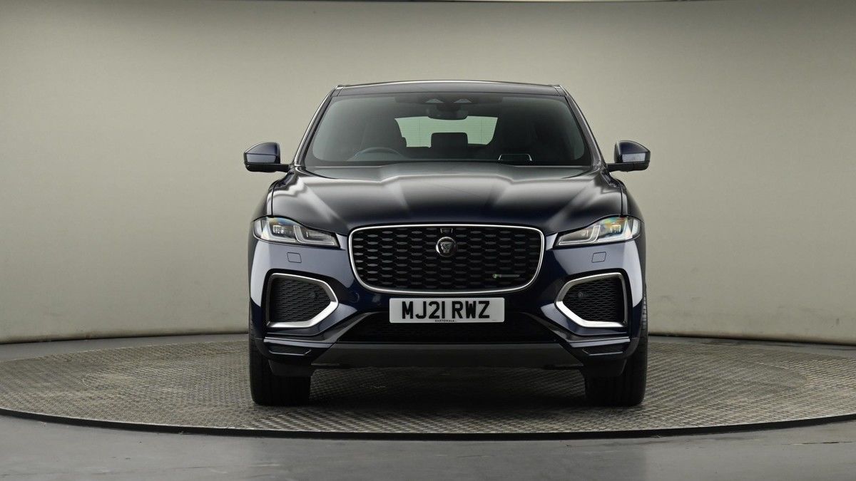 Jaguar F-PACE Image 21