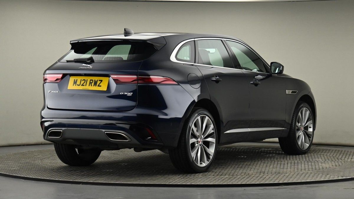 Jaguar F-PACE Image 26