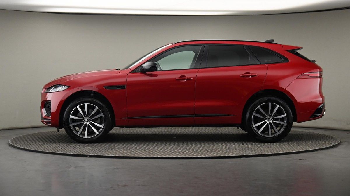 Jaguar F-PACE Image 23