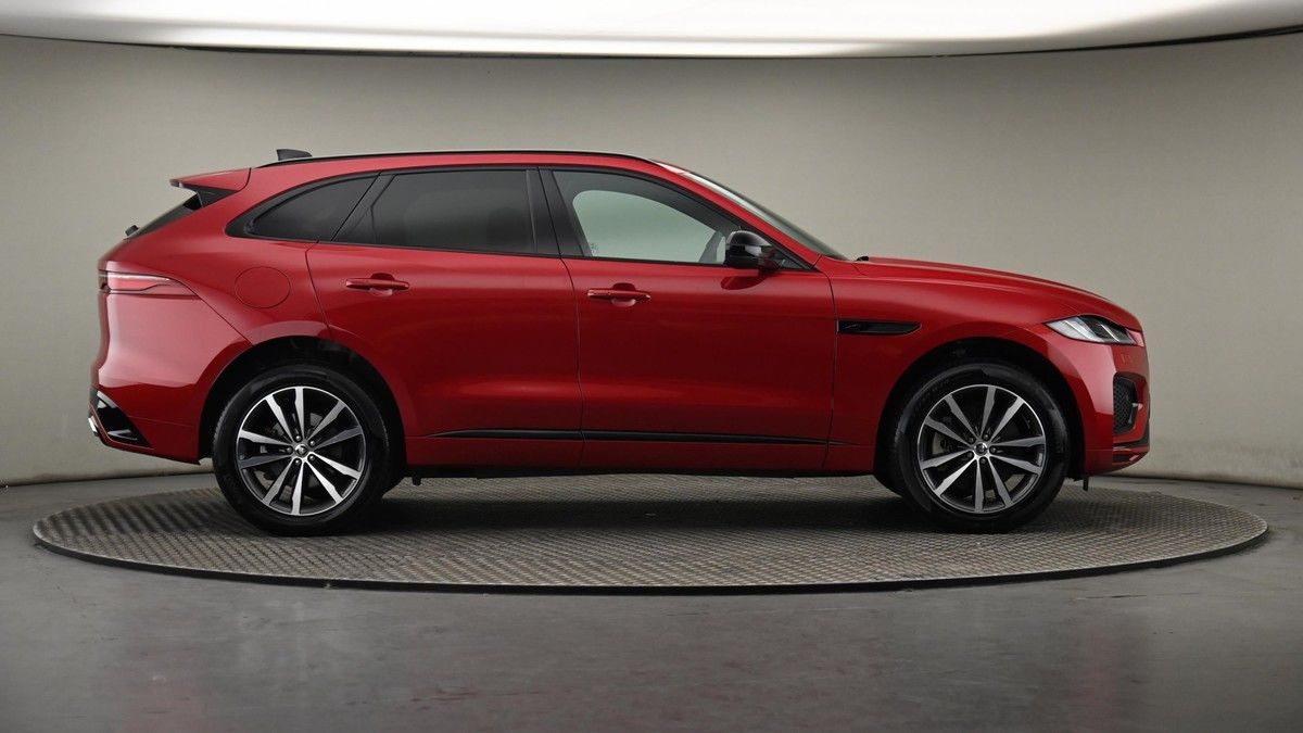 Jaguar F-PACE Image 27