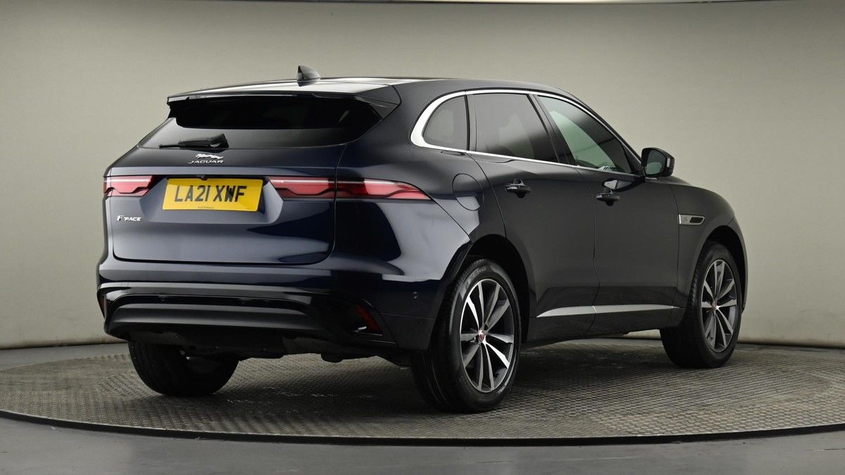 Jaguar F-PACE Image 26