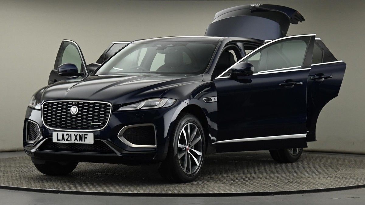 Jaguar F-PACE Image 28