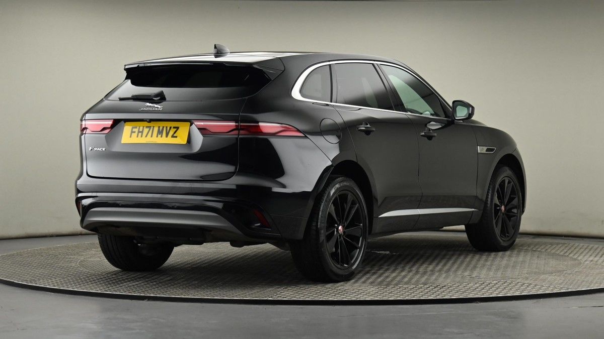 Jaguar F-PACE Image 26