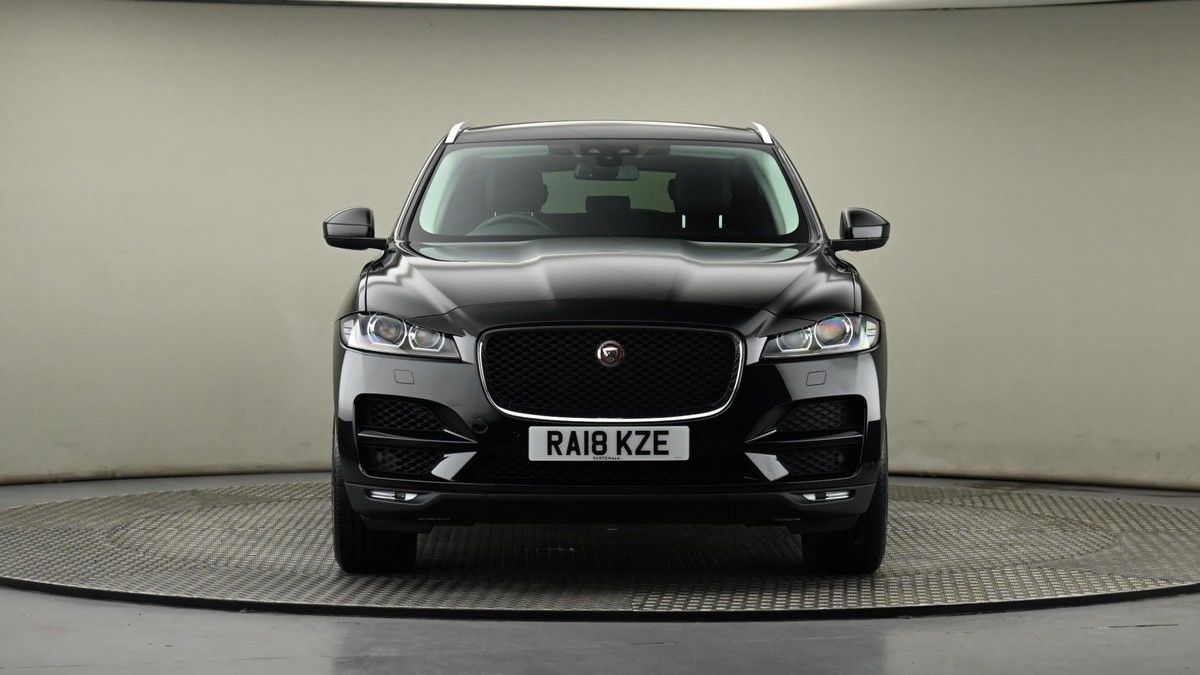 Jaguar F-PACE Image 21