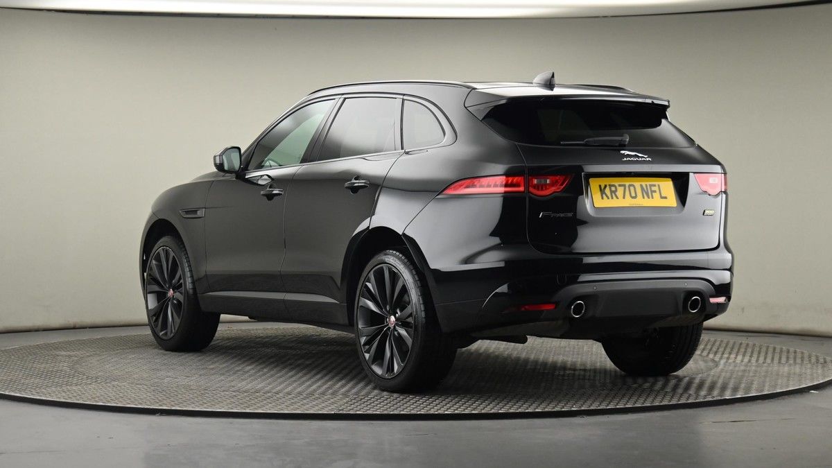 Jaguar F-PACE Image 24