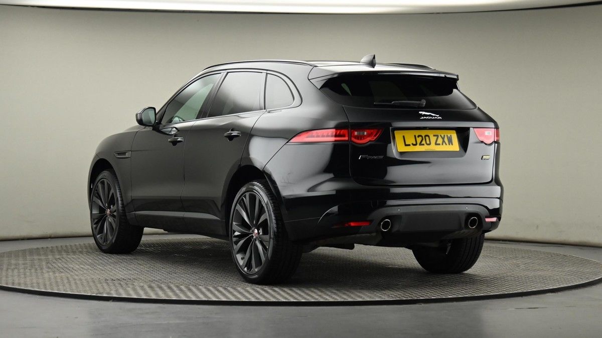 Jaguar F-PACE Image 23