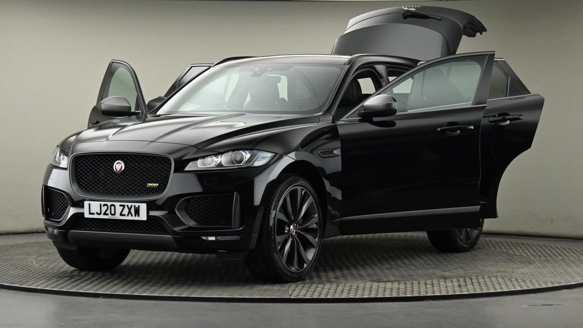 Jaguar F-PACE Image 27