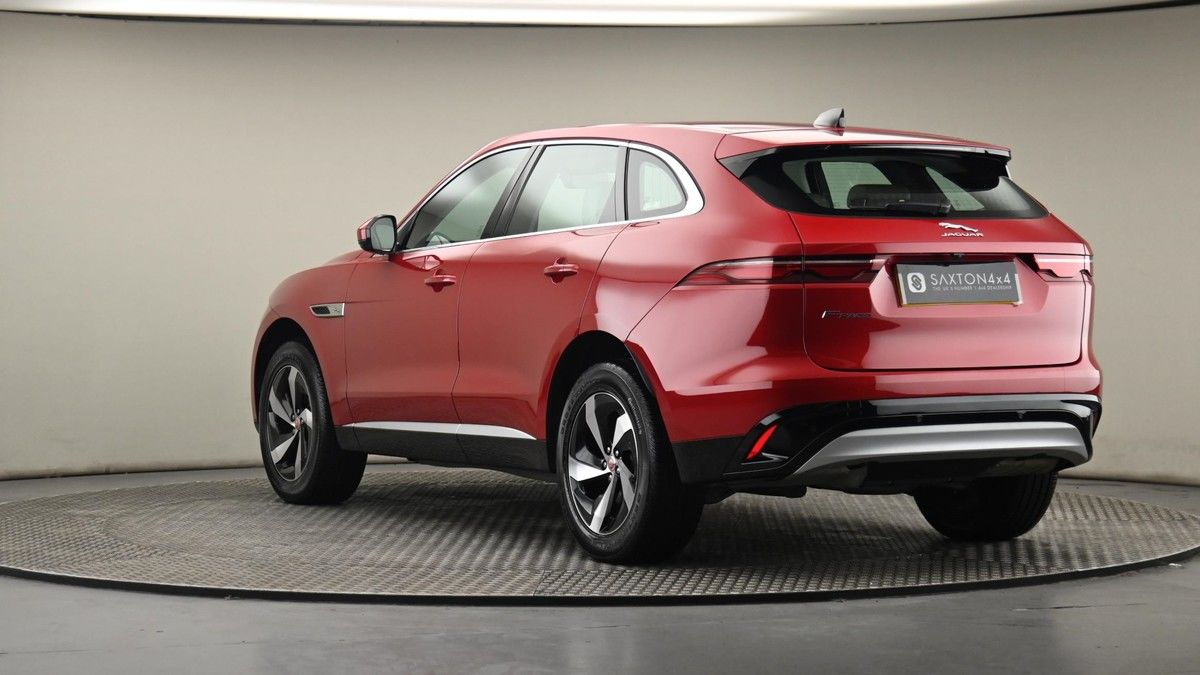 Jaguar F-PACE Image 24