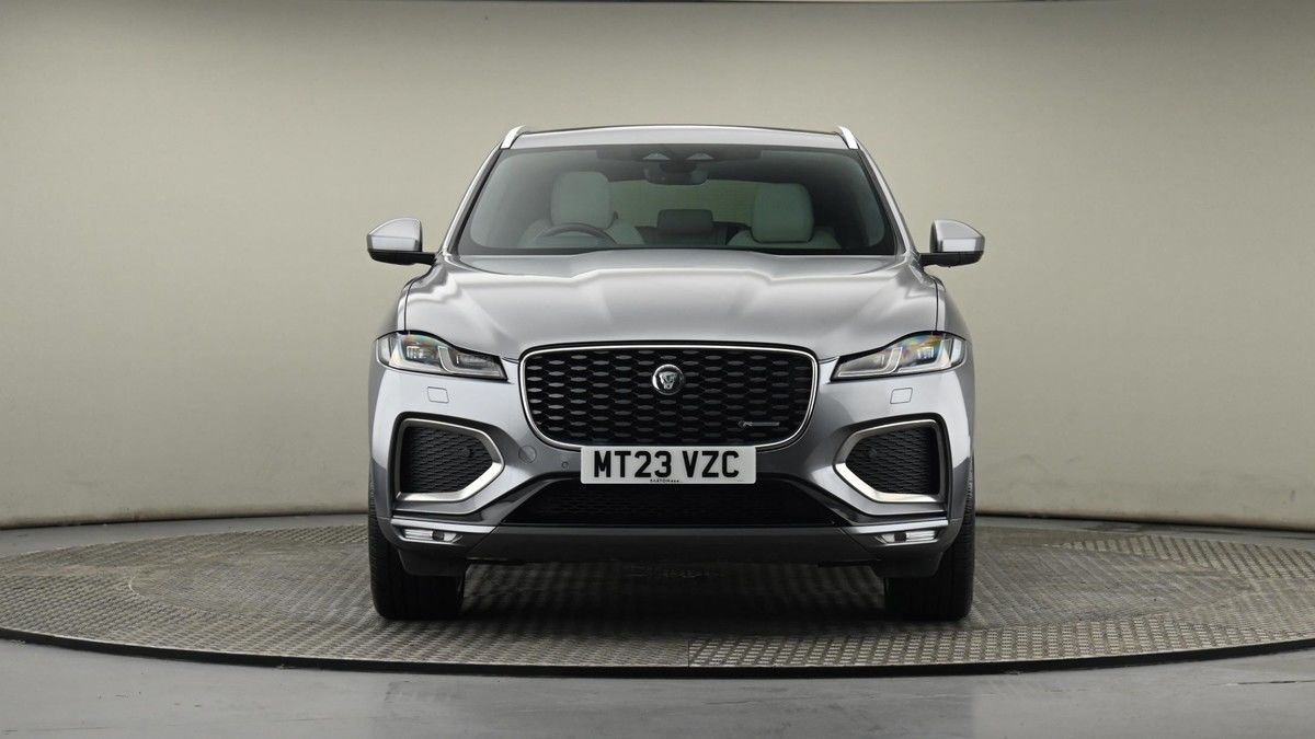 Jaguar F-PACE Image 21