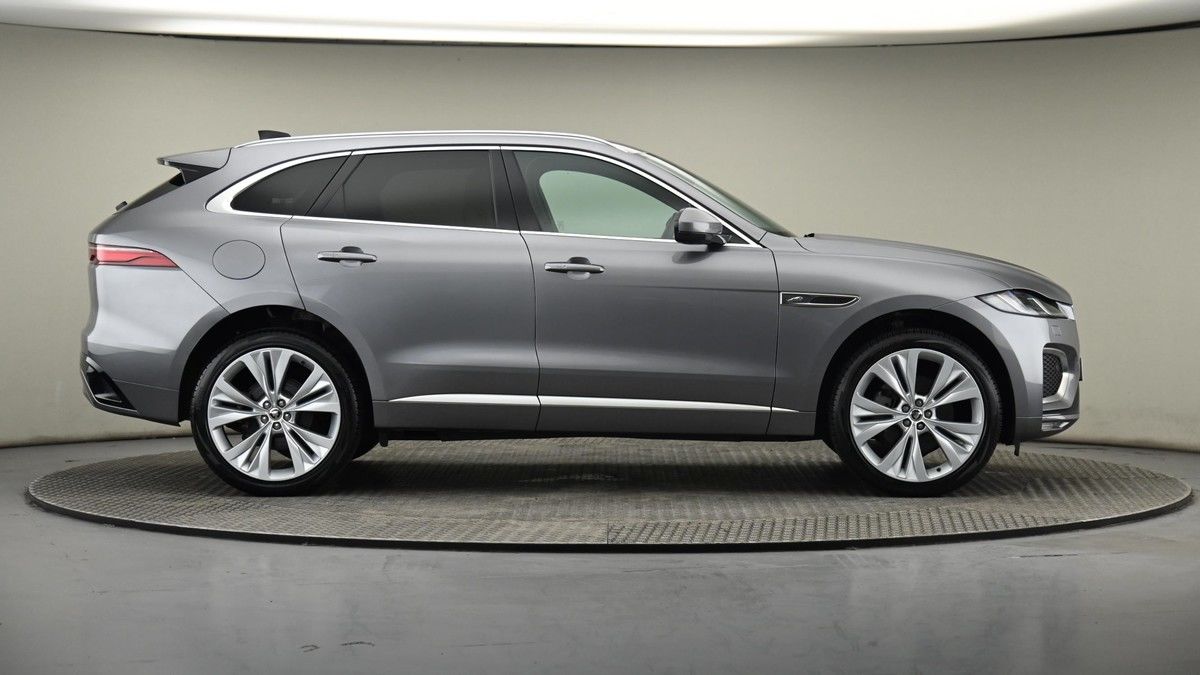 Jaguar F-PACE Image 27