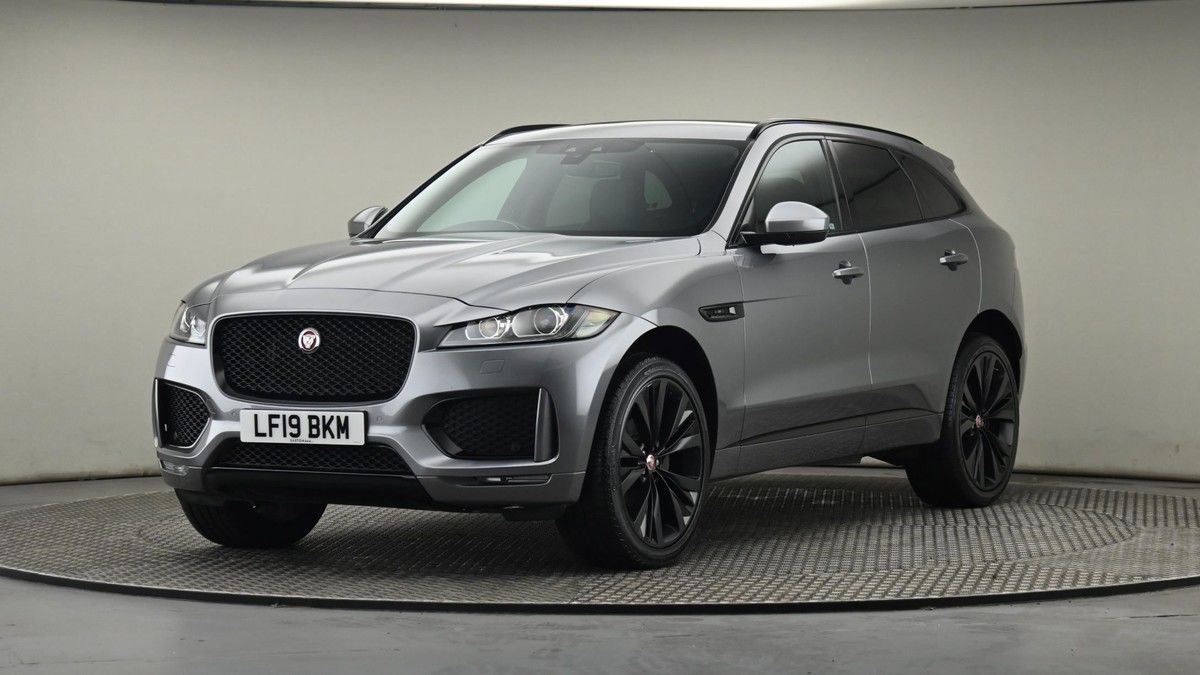 Jaguar F-PACE Image 22