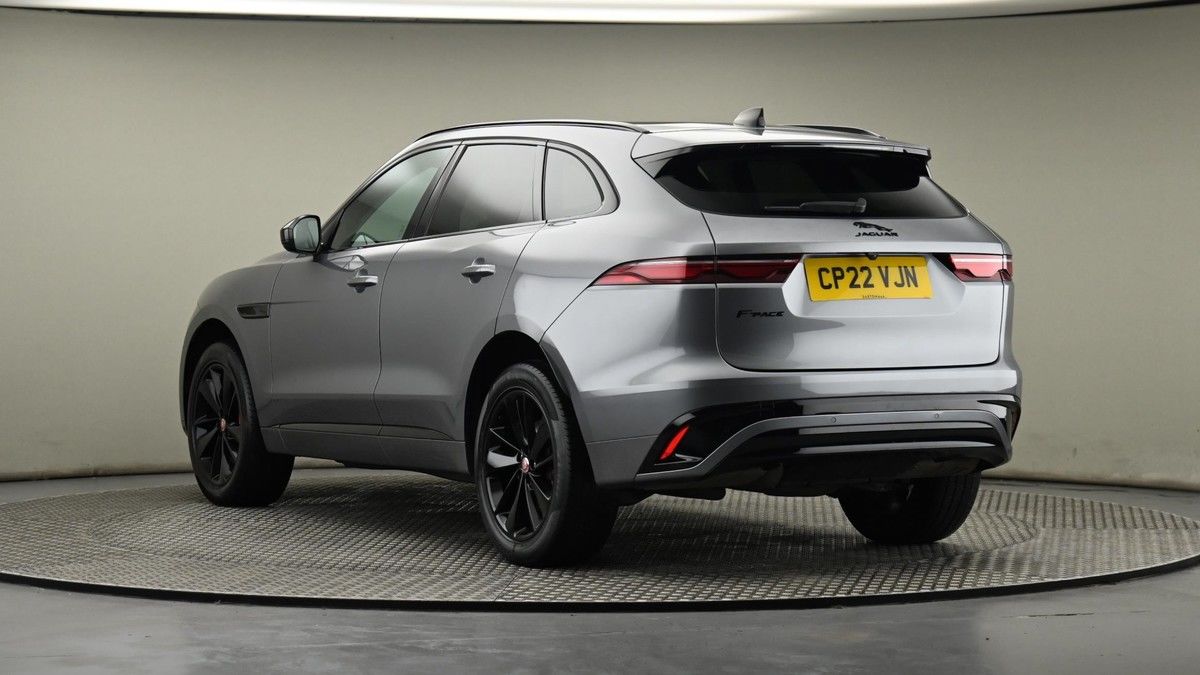 Jaguar F-PACE Image 24