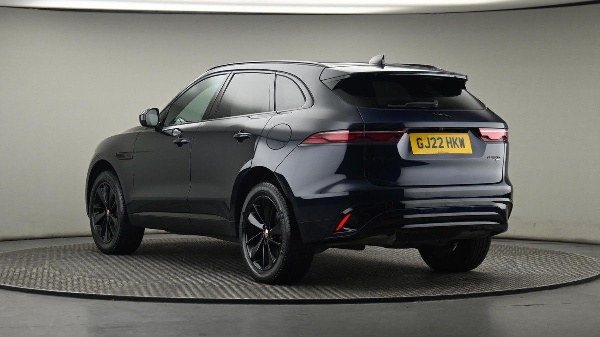 Jaguar F-PACE Image 24