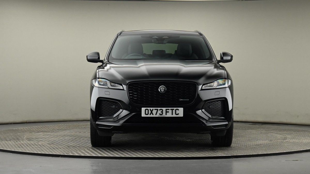 Jaguar F-PACE Image 21