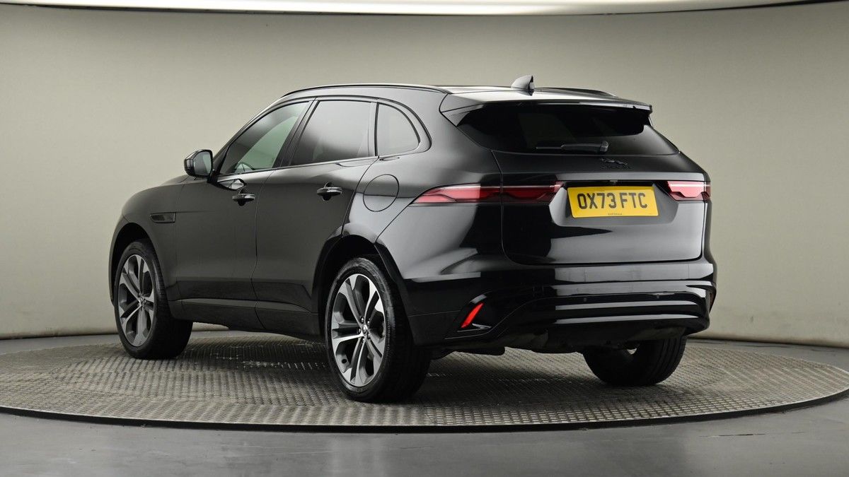 Jaguar F-PACE Image 24