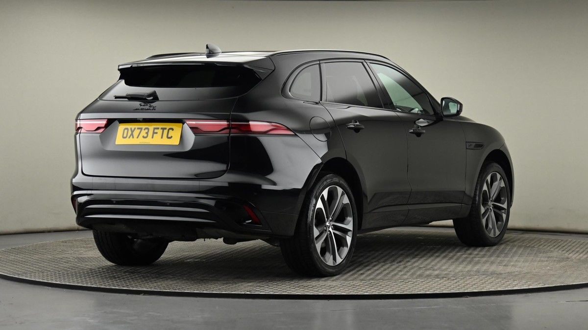 Jaguar F-PACE Image 26