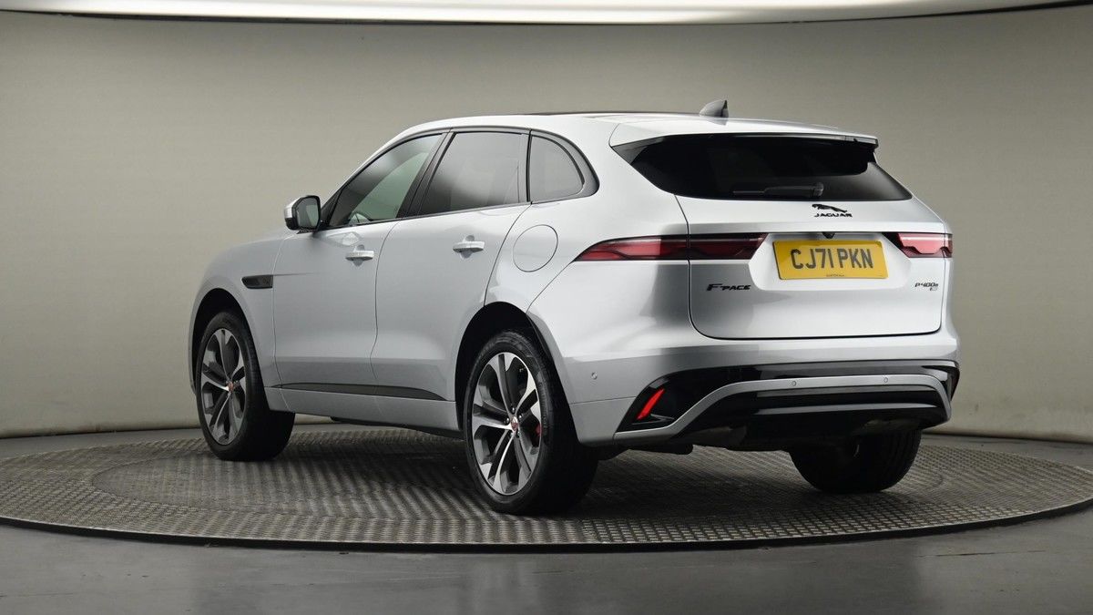 Jaguar F-PACE Image 24