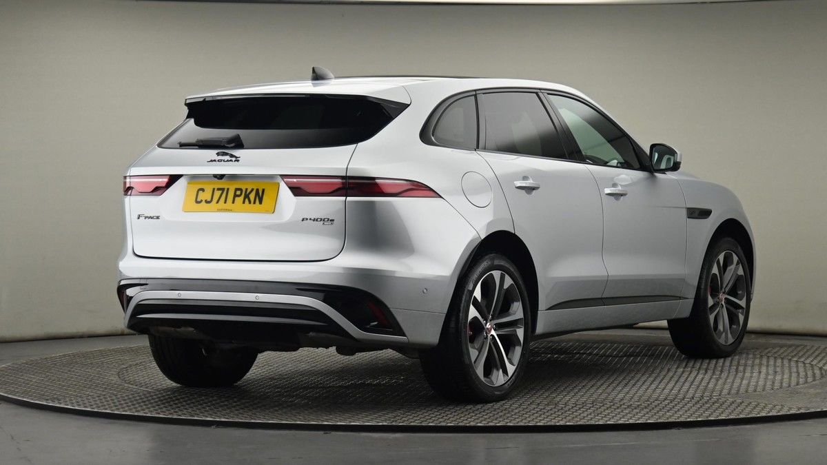 Jaguar F-PACE Image 26