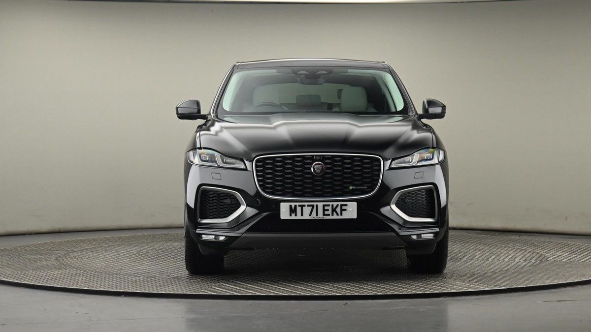 Jaguar F-PACE Image 21