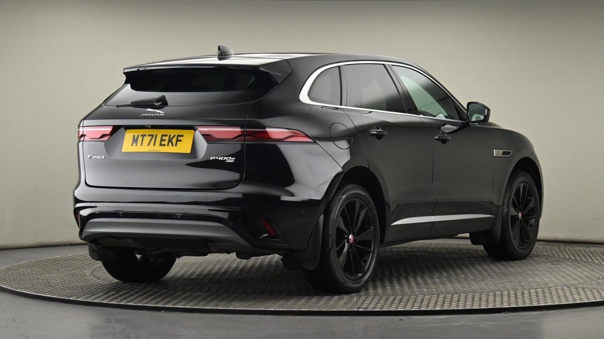 Jaguar F-PACE Image 26