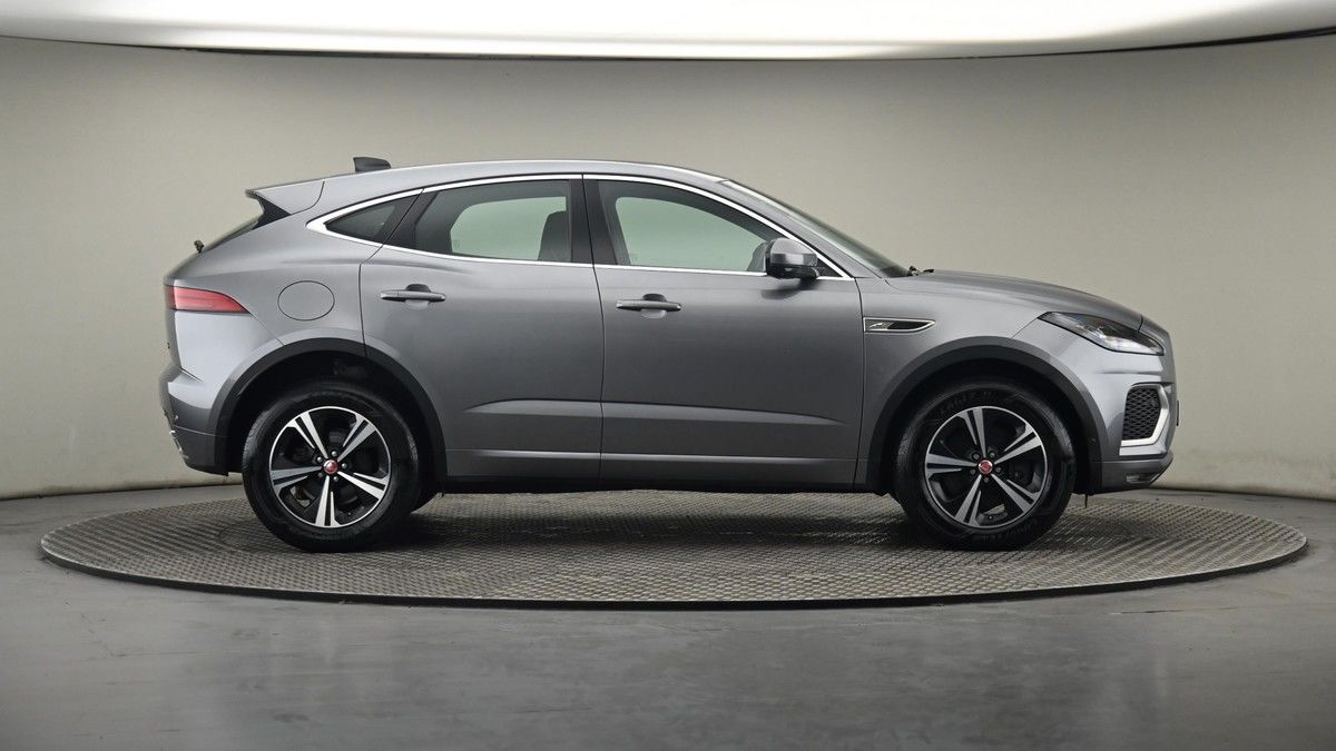 Jaguar E-PACE Image 27