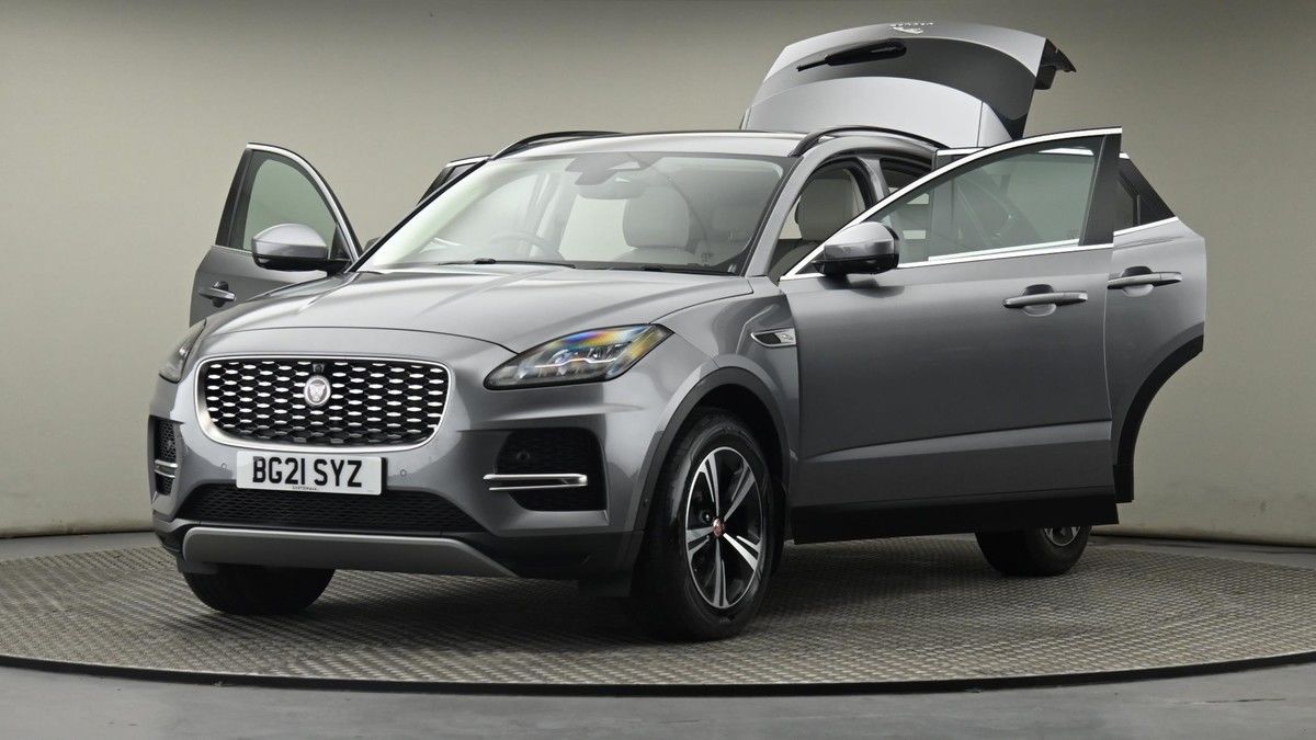 Jaguar E-PACE Image 28