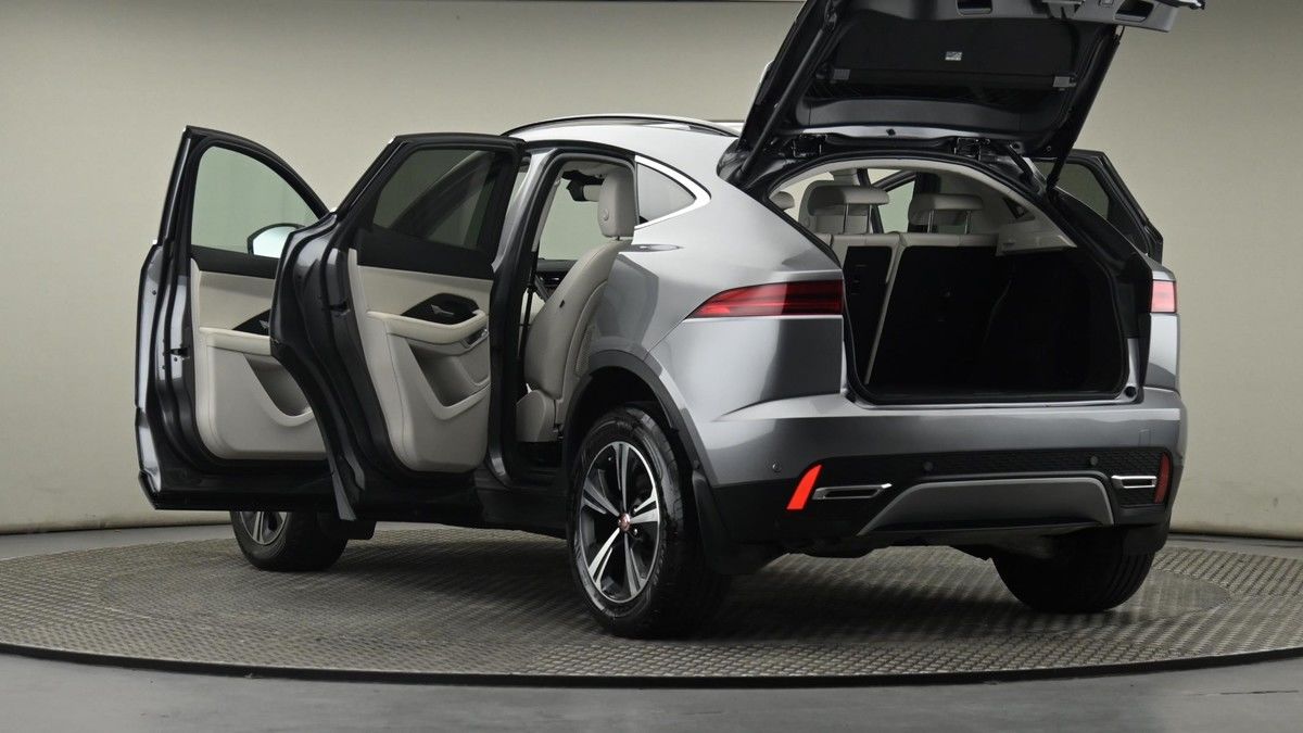 Jaguar E-PACE Image 29