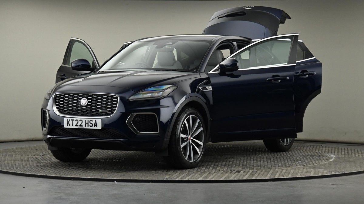 Jaguar E-PACE Image 28